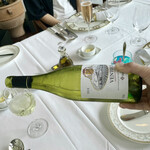 ベラ・ルーサ - ワインは当然、ワインクーラーからその都度いただきます。人に注がれると美味しい(^^)