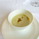 ベラ・ルーサ - 本日のポタージュ。初めて食べるからしオイル仕立て。