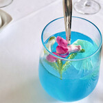 ベラ・ルーサ - カミさんのノンアルサワー。美しい夏のカクテル