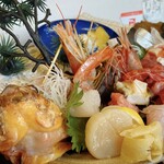 市場屋宗助 - ディズニーランドの西園です。
                                1番左端には、まるでビッグサンダーマウンテンのような
                                オコゼのお頭がコンニチワ♪