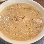 三茶 ジャッキー小籠包 - 黄金の鶏スープ350円