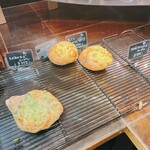 ベッカライサカツジ - ワインに合いそうなハードパン