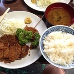 大木洋食店 - とんかつ定食（850円）