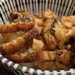 あつた蓬莱軒 本店 - 刻んである鰻