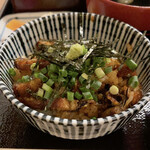 あつた蓬莱軒 - 薬味載せ♡