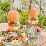 Gelato Cafe Monte Rose - 丸ごと桃のパルフェ