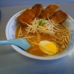豚太郎 - みそカツラーメン