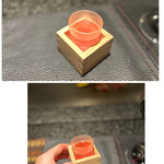 神楽坂 鉄板焼 向日葵 - ◇お口直し…お猪口サイズの葡萄のお酢。
      優しい甘酸っぱさで、サッパリ♪d(^_^o)