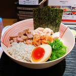 神楽 海老で鯛を釣る麺堂 - 