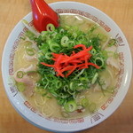 ラーメン藤 - 2013年9月2日(月)　白湯らーめん(750円) 粉落とし ネギ多め