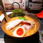 神楽 海老で鯛を釣る麺堂 - 