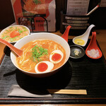 神楽 海老で鯛を釣る麺堂 - 