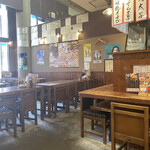 Nadai Tsurukameya - 広い店内