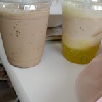 ティアラ M - 左がカフェオレバナナジュース　500円