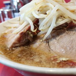 ラーメン二郎 - 豚の厚み