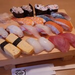 Sushi Izakaya Yataizushi - お得寿司20貫