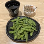 Kanzen Koshitsu Izakaya Kushigoro - お通し、枝豆