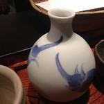 みかわ 是山居 - 冷酒。　茄子が描かれた徳利。