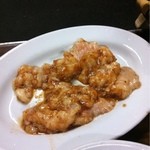 長興屋 - ホルモン800円