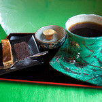 スプーンソング - コーヒーとデザート。コーヒーも美味しいのが嬉しい。