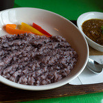 スプーンソング - 「チキンカレー」（870円）+「特別サラダセット・デザートプラス」をいただきました。