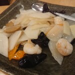 餃子 満彩 - ・海老と長芋の塩炒め 880円