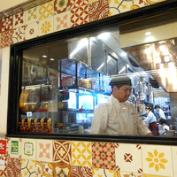 ミゲル フアニ 新宿タカシマヤ タイムズスクエア店 - ガラス越しに厨房が〜♬