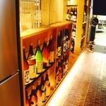 黒豚しゃぶしゃぶ 島津 - 店内では豊富な焼酎をご覧になれます。 