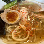 ラハメン ヤマン - 途中で一味の味変を楽しむ！