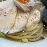 ラハメン ヤマン - 鶏チャーシューはぷりっぷり