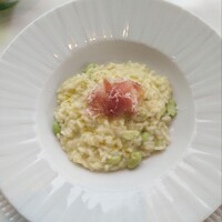 アロマフレスカ 名古屋 - 枝豆とパルミジャーノチーズのリゾット、スペイン産の生ハム添え