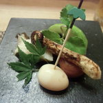 すし処 みや古分店 - 前菜盛り合わせ・蒸し鮑、松茸、白瓜、鶉玉子、塩抜き梅干し