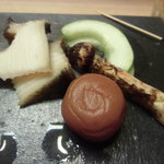 すし処 みや古分店 - 蒸し鮑、松茸をアップで