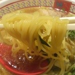 どうとんぼり神座 - パスタのような麺のアップ写真