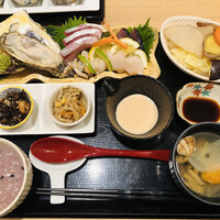 ヒル薬膳粥・ヨル貝料理カイノクチ - 海鮮粥セット