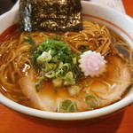 東近江塩元帥 - 濃い口醤油ラーメン（斜上から）