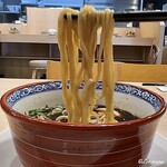 鶏そば 美な味 - 麺は細平打ち麺