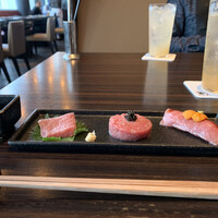 焼肉うしごろ 銀座並木通り店 - 牛刺し3種盛合わせ