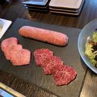 焼肉うしごろ 銀座並木通り店 - 黒タンバーグ　黒タン　ハラミ