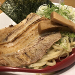 つけめんや 泉 - トッピングでチャーシュー2枚