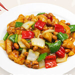 Stir-fried chicken and peanuts with chili pepper set meal