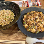CHINA 進 - あっさりカニ炒飯、麻婆豆腐