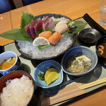 大山鶏と鮮魚 居酒屋 まいか - 