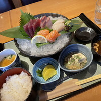 大山鶏と鮮魚 居酒屋 まいか - 