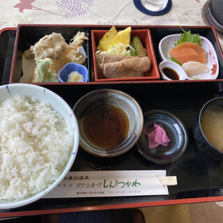 レストラン すばる (グリーンパークしんとつかわ)_1