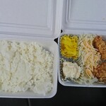 からあげ専門店 鶏笑 - 料理写真:からあげ弁当(モモ＋ムネ) 4個入