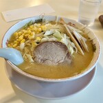 龍朋 - みそラーメン 800円
      2023年7月11日