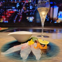 立川 鉄板焼 ステーキ 天 - タイの薄造り。ポン酢、スダチがめちゃくちゃ爽やかで美味しかった