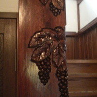 東京 芝 とうふ屋うかい - 階段ののぼり口の柱