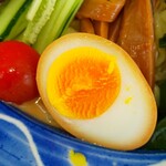 ケラン - 冷し中華の煮卵半個(R5.7.11撮影)